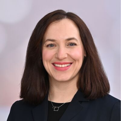 Dr. Ina Lucas