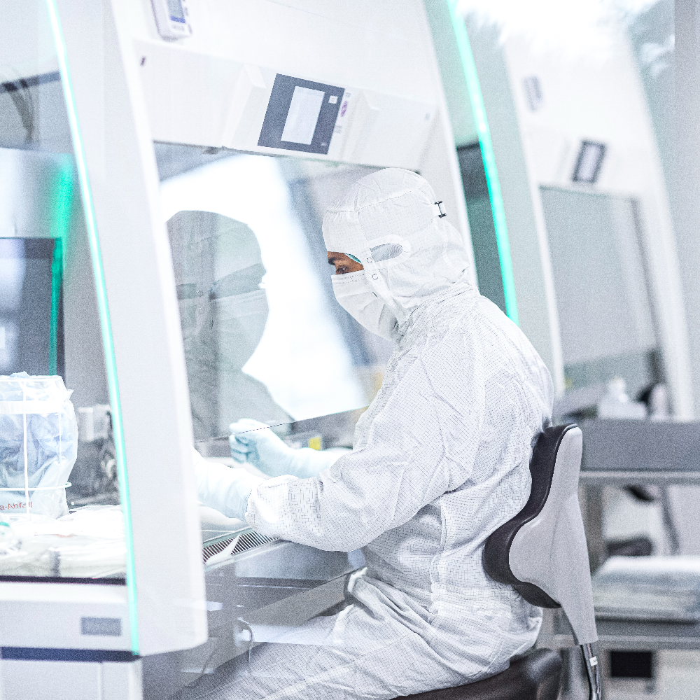 Pharmazeutische Herstellungen im Reinraumlabr